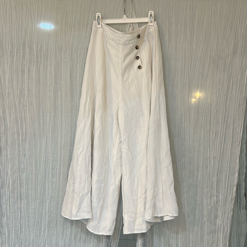 Buttoned Wide Leg Pant in Off White | size M